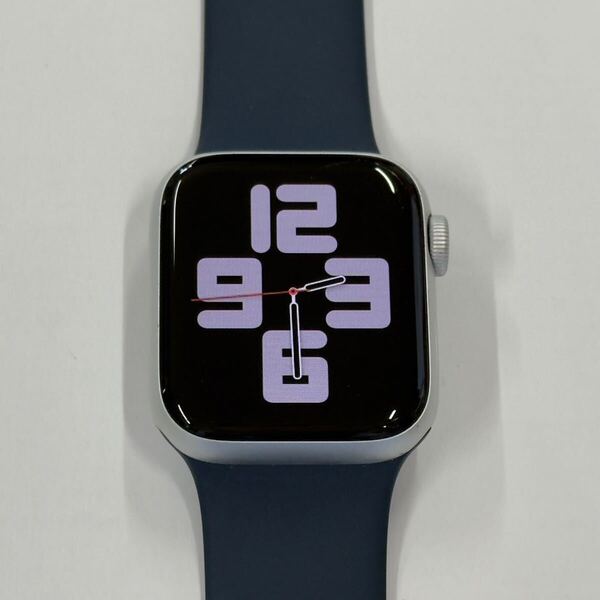 ☆即決 美品 バッテリー98% Apple Watch SE2 40mm シルバーアルミニウム アップルウォッチ GPSモデル 853