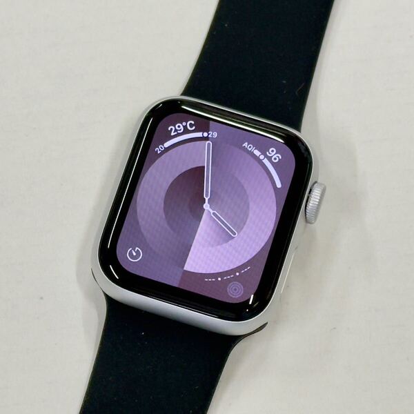 ☆即決 美品 バッテリー100% Apple Watch SE2 40mm シルバーアルミニウム アップルウォッチ GPSモデル 854