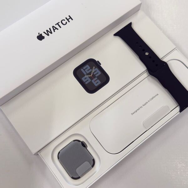 ☆即決 未使用 Apple Watch SE2 40mm ミッドナイトアルミニウム アップルウォッチ GPSモデル 857