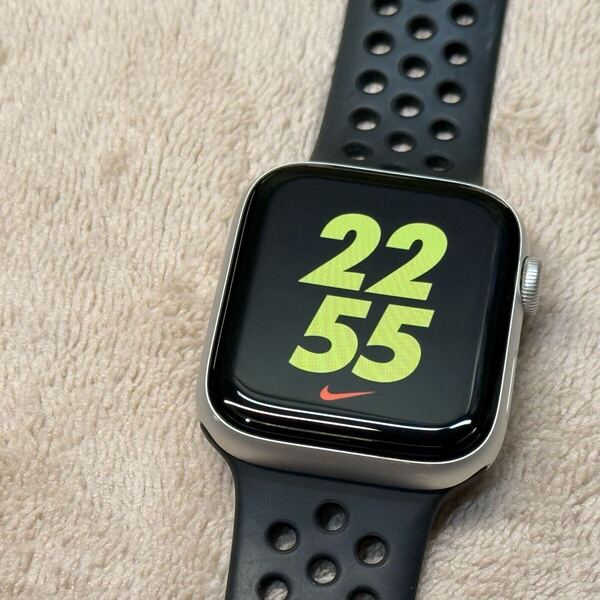 ☆即決 美品 バッテリー100 お試しにどうぞ NIKE Apple Watch SE 44mm シルバーアルミニウム アップルウォッチ GPSモデル 942