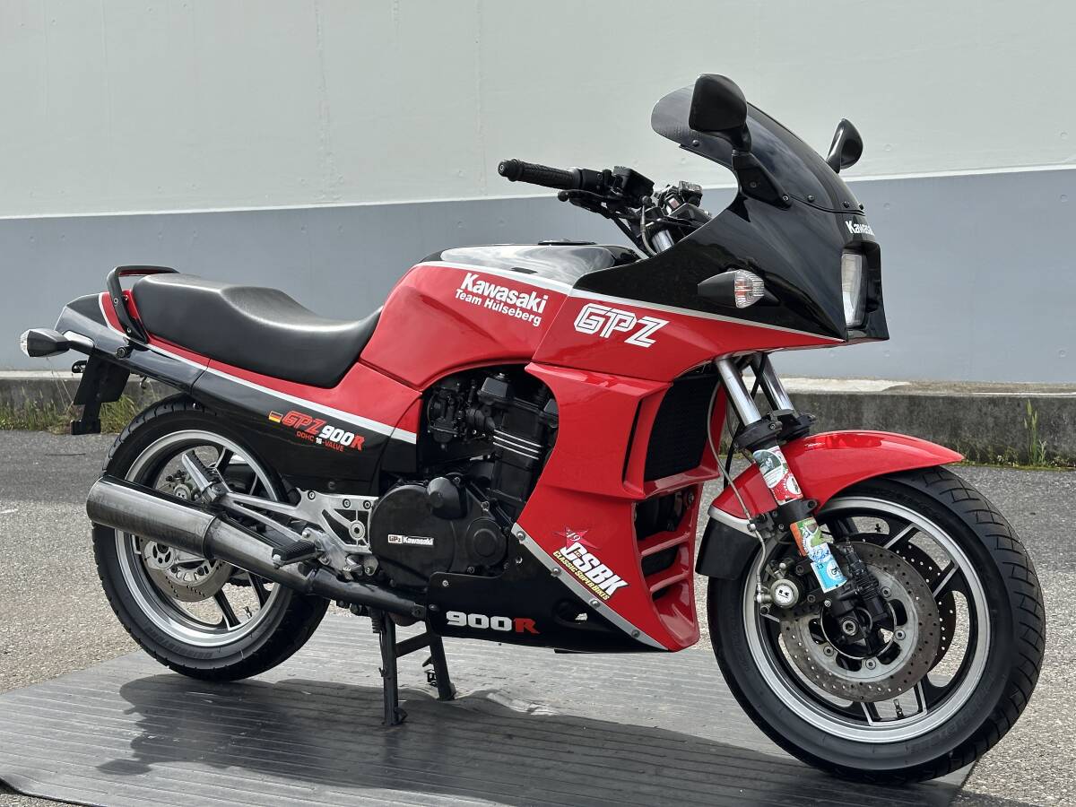 送料込み！カワサキ GPZ900R・GPZ750R ヘッドカバー 塗装済中古