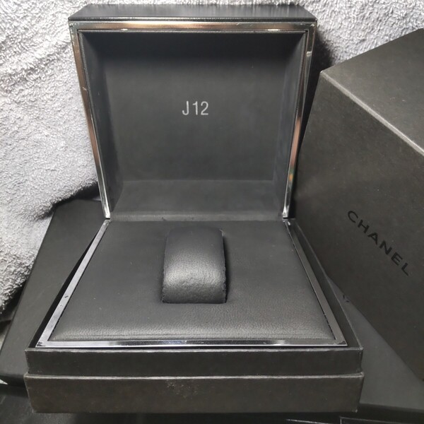 CHANEL 純正 シャネル 時計 箱 ウォッチ ケース ボックス 黒 内箱 黒 外箱 化粧箱 空箱 BOX 正規 ボックス 保護 保存 収納 J12 付属品 04