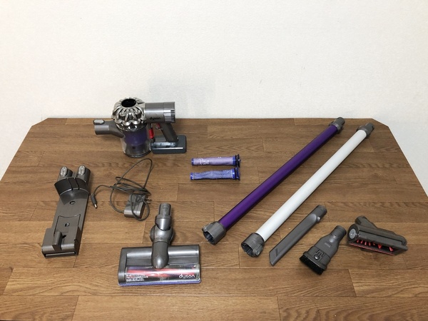 Dyson コードレスクリーナーDC-62 フィルター・ACコード・バッテリー新品 ダイソンV6 Slim 掃除機 付属品多数 清掃/動作確認済み