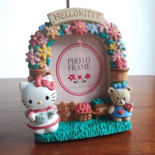 未使用 ヴィンテージ ハローキティ フォトフレーム 写真立て ヴィンテージ タイニーチャム レトロ SANRIO HelloKitty 美品 フォトスタンド