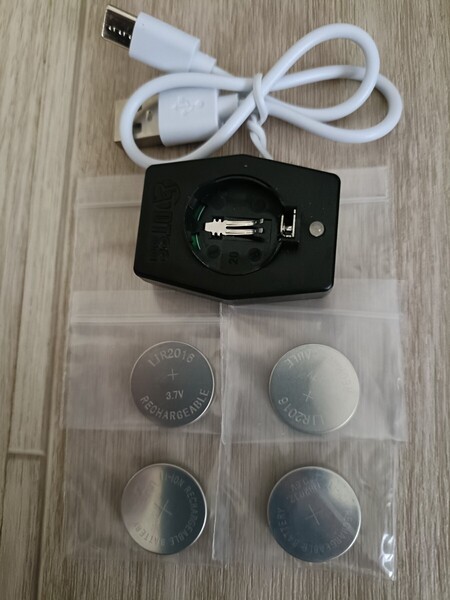 おまけで充電器付♪ リチウム電池 コイン型電池 ボタン電池 LIR2032 2個 + LIR2016 2個セット CR2032 CR2016 と同じサイズのコイン型充電池