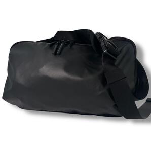 【美品】Aer エアー ボディバッグ Tech Sling ウエストポーチ 黒
