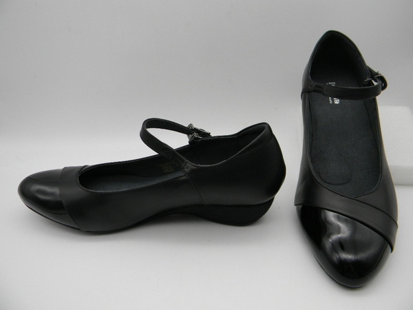 ☆*【 pedala by asics 】◆ 革パンプス(24cm位)表示=24.5cm 黒 アシックス