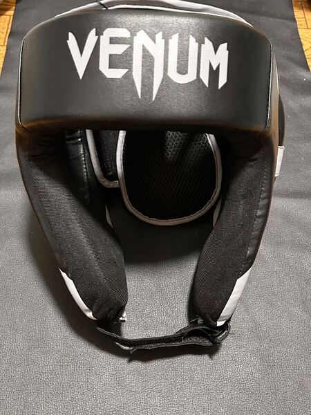 VENUM ヘッドギア 格闘技 ホワイト グレー