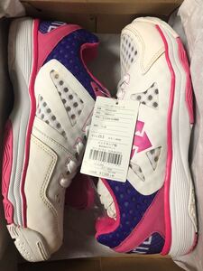 デサント バレーボールシューズ 25.5㎝ 女の子用 新品