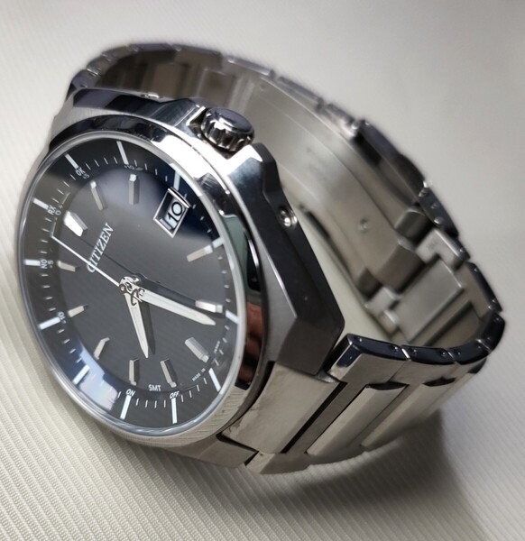 比較的状態良好 稼働品 シチズン アテッサ エコドライブ 定価82,500円 CITIZEN 電波ソーラー腕時計 チタン腕時計 H128-R006860
