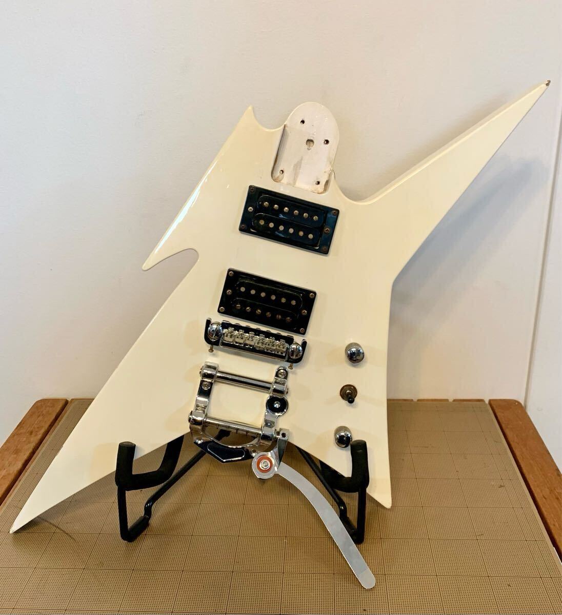 B.C Rich 日本製 white Yahoo!オークション -「b.c.rich」(パーツ) (エレキギター)の