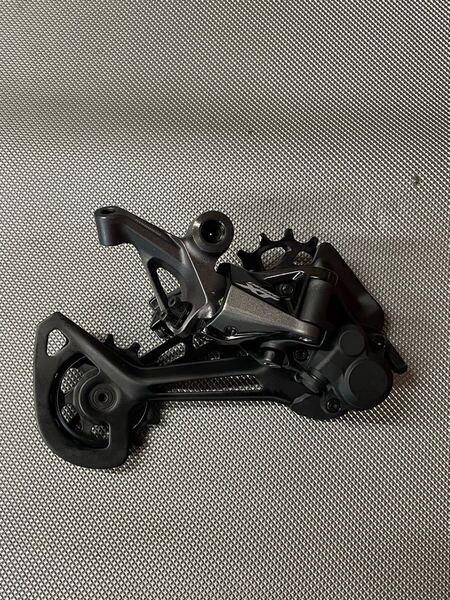 シマノ SHIMANO XT リアディレイラー RD-M8100