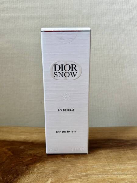 正規品 クリスチャン ディオール スノー UVシールド 50+ (SPF50+/PA++++)(日焼け止め乳液) / 化粧下地 日焼け止め コスメ