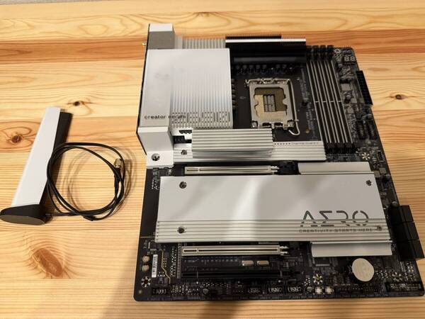 ●中古●GIGABYTE Z690 AERO D マザーボード 送料無料