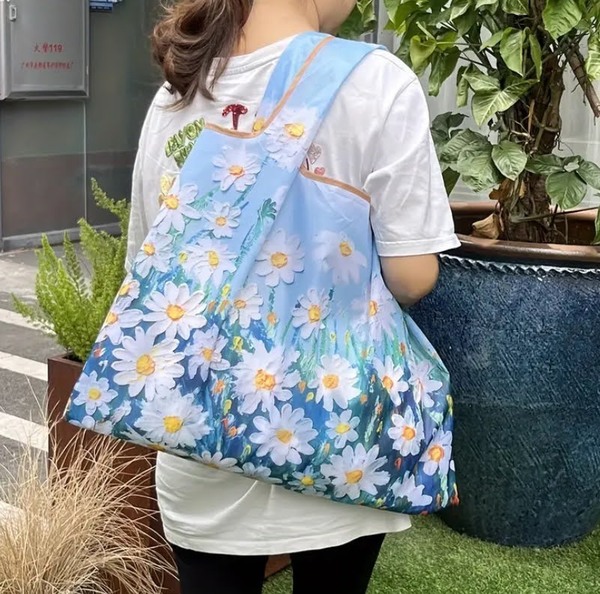 ■新品■エコバッグ【デイジー 花 ブルー】⑤ 大容量 コンパクト 簡単 かわいい 便利 ショッピングバッグ