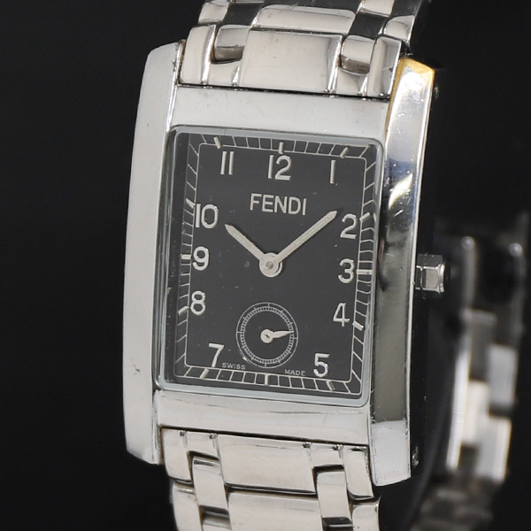 【箱あり/美品】FENDI スモセコ スクエア 腕時計 7000G Yahoo!オークション -「7000g fendi」の落札相場・落札価格