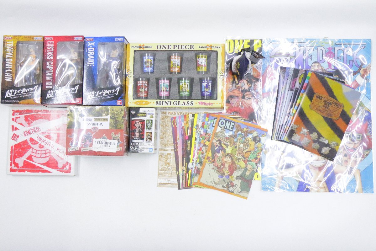 【美品】ワンピース漫画全巻セット！透明ブックカバー付 美品❗️全巻透明カバー付き❗️送料無料❗️ワンピース全巻1