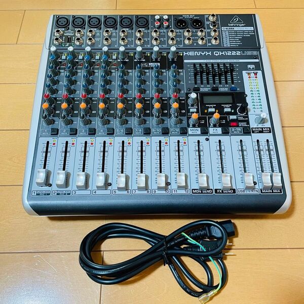 Behringer ベリンガーアナログミキサーXENYX QX1222USB