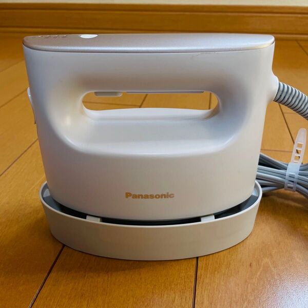 【新品同様品】Panasonic NI-CFS770 衣類スチーマー 保証書つき