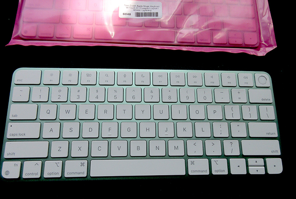 appleシリコン搭載M2,M4Macモデル用touch id搭載magic keyboard USキー配列新品 未使用