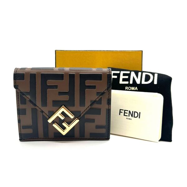FENDI フェンディ ズッカ 三つ折り財布 FF ダイヤモンド 8M0480 コンパクト ウォレット ミニ財布 財布 コンパクトウォレット ブラウン