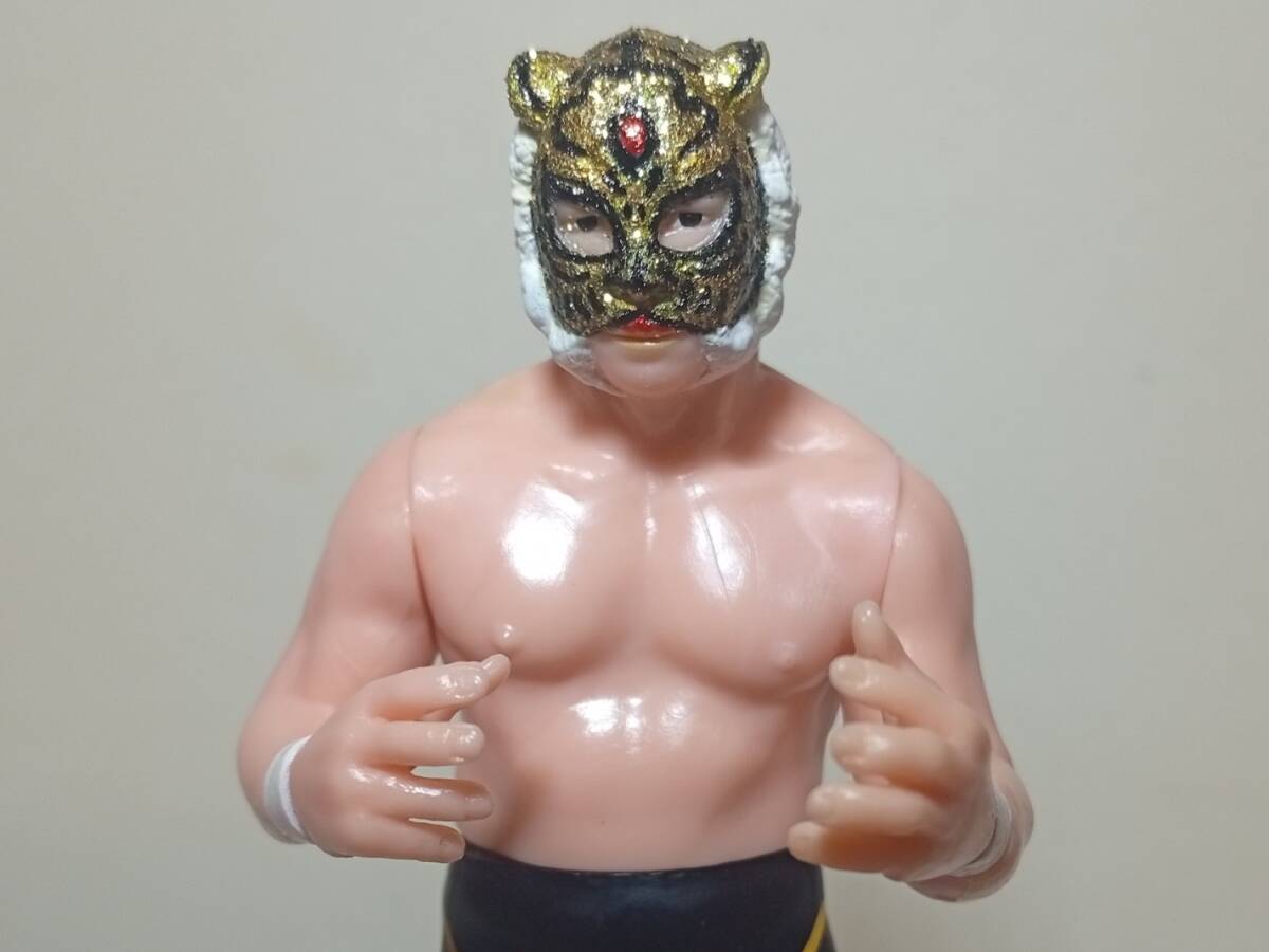 タイガーマスク フィギュア スーツ版 新日本プロレス キン肉マン
