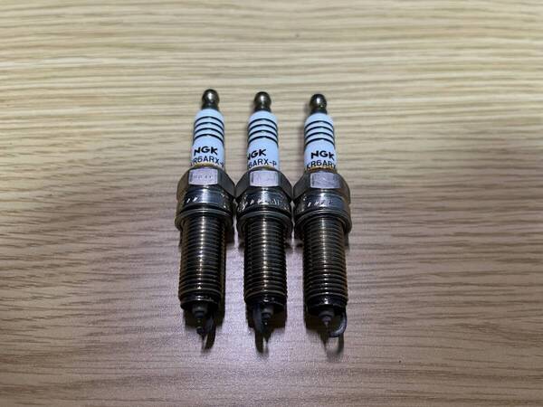 NGK スパークプラグ LKR6ARX-P ダイハツ ムーヴ等 3本セット 中古