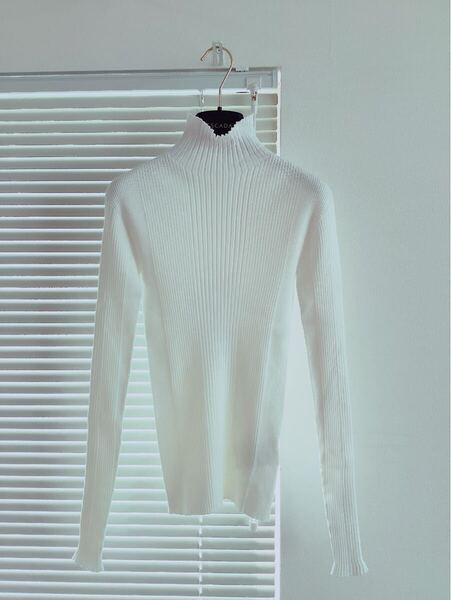 訳あり未使用品【ESCADA】エスカーダ レーヨン ハイネック リブニットカットソー Sサイズ 定価37400円
