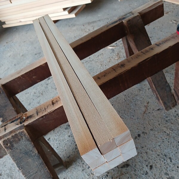角材-1013【100×3.5×3.2~3.4.cm】 国産ひのき 角材 9本セット テーブル脚 枠組み 木工 一枚板 無垢材 桧 檜 DIY