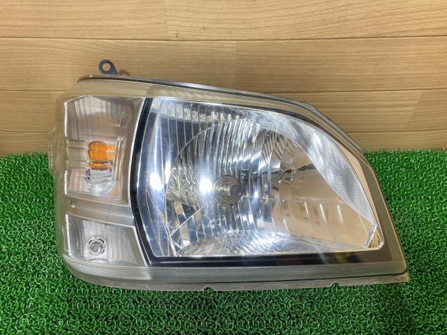 ダイハツ 純正 ハイゼット 《 S331V 》 右ヘッドライト 81110