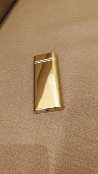 im corona/イムコロナ ライター ガス ターボライター 金色 ゴールド/不具合あり(やや着火不良・炎が少し斜めに噴出) 修理できる方