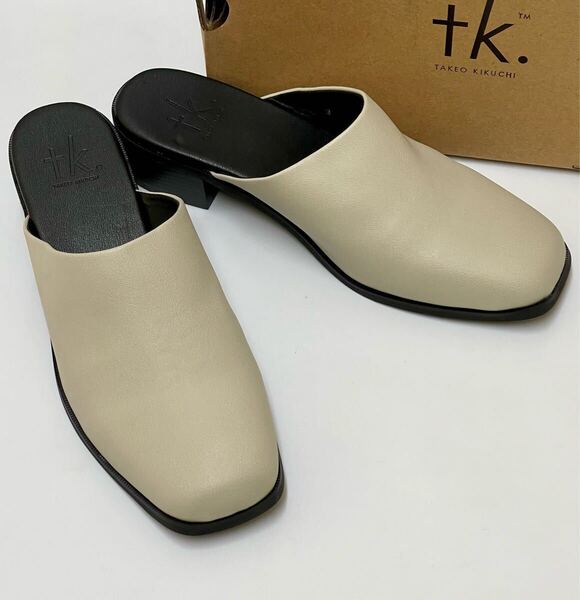【未使用】tk.TAKEO KIKUCHI スクエアヒールミュールシューズ サンダル ローファー スリッポン ティーケータケオキクチ ベージュ 27,5㎝