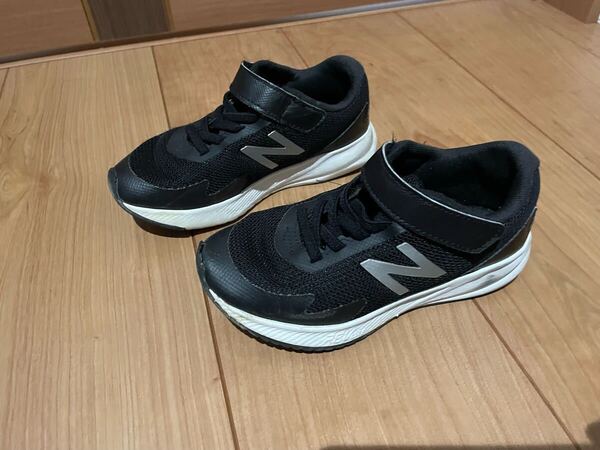 ニューバランス 18cm Newblance キッズシューズ子供 スニーカー