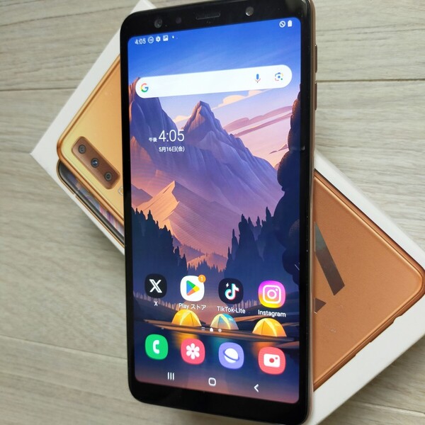 「GALAXY A7」 ゴールド 概ね美品になります SIMフリー 有機ELディスプレイ、トリプルカメラ RAM4GB.ROM64GB 未使用シート付