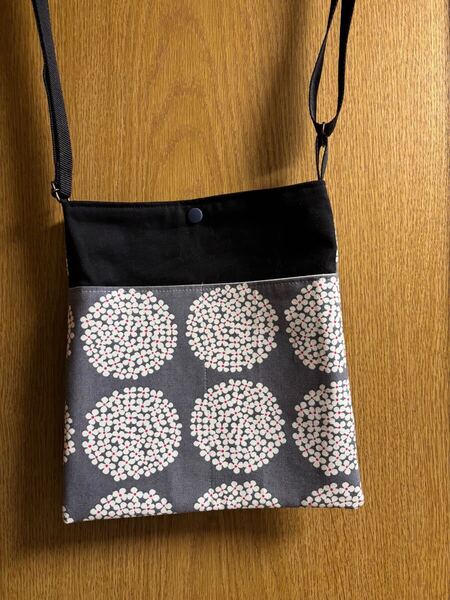 NO.344 ハンドメイド サコッシュ 花柄 斜め掛け スマホショルダー ショルダーバッグ お散歩ポシェット 手作り