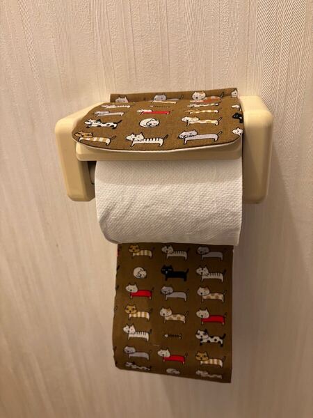 NO.300 ハンドメイド 犬柄トイレットペーパーホルダー