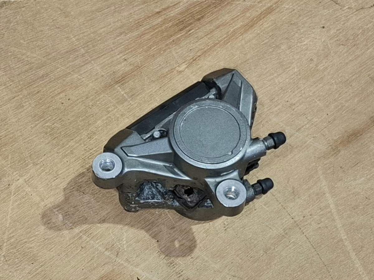 ヤマハ発動機 V-MAX フロントブレーキキャリパー 左右 ヤマハ