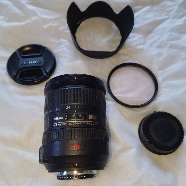 ニコン NIKON AF-S NIKKOR 18-200mm F3.5-5.6 G ED DX フィルター、フ―ド付き 送料無料