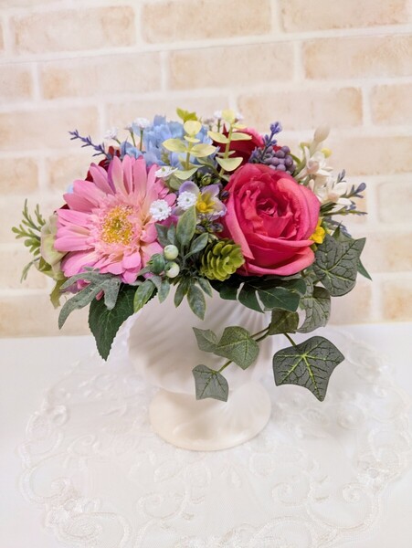 ◇華やかなフラワーアレンジメント◇お部屋のインテリアに。お花で癒しの空間に。贈り物にもどうぞ Flower art 花音