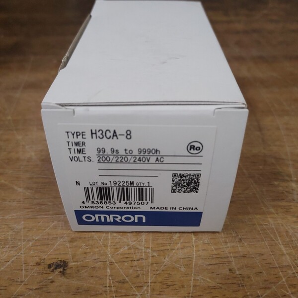 たぶん 未使用 OMRON オムロン H3CA-8 タイマー 200/220/240V AC