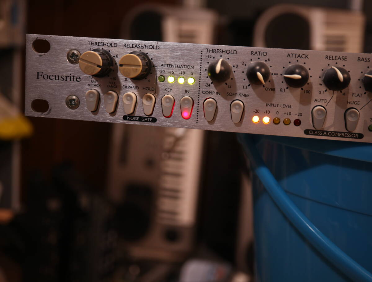 【希少】 Focusrite コンプレッサー Compounder Yahoo!オークション -「focusrite compounder」の落札相場・落札価格