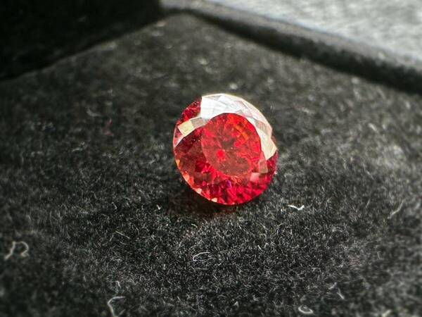 モアサナイト 赤 ガーネット ロシアンカット 1.0CT 6.5mm レッド 百花カット ルース 裸石 証明書付き 百面カット モアッサナイト