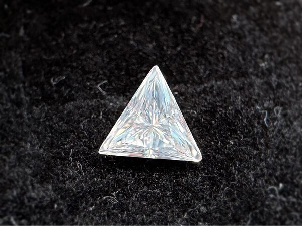 モアサナイト トライアングルカット 無色透明 1.0CT 6.5mm ルース モアッサナイト