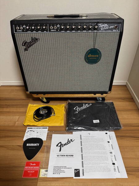 Fender USA 65 Twin Reverb 使用時間少、新同品 ツインリバーブ