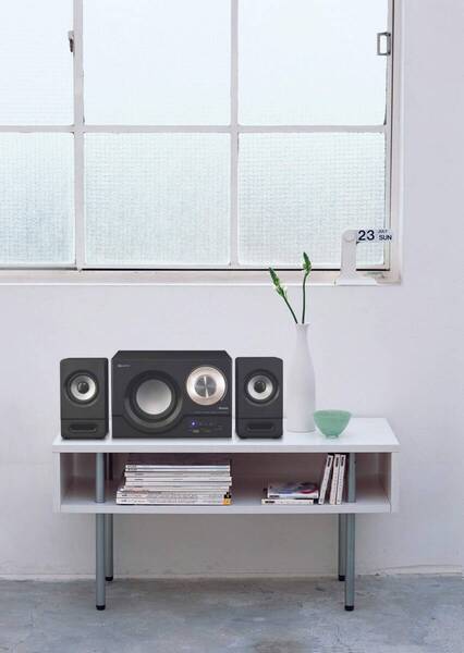 コンパクトデザイン Bluetoothスピーカー 重低音
