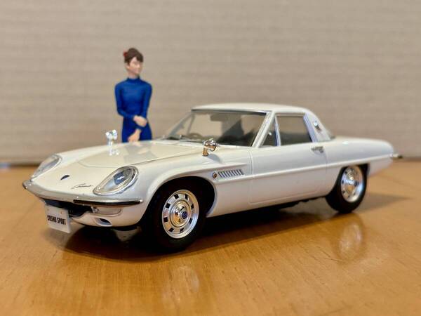 1/24 ハセガワ マツダ コスモ スポーツ L10B 1968 ガールフィギュア 完成品