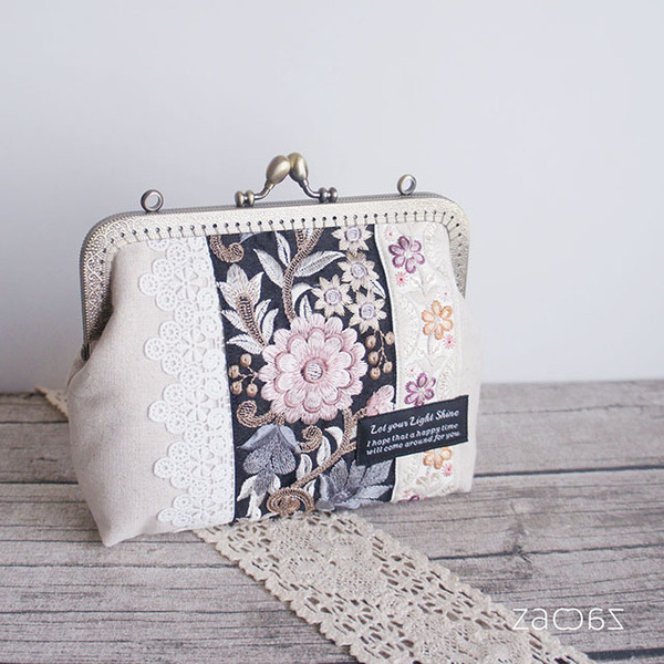 がま口マルチポーチ*インド刺繍リボンPK*ハンドメイド