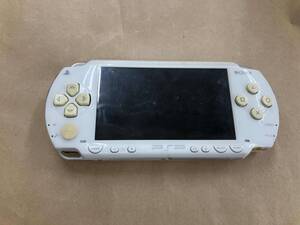 PSP「プレイステーション・ポータブル」セラミック・ホワイト(PSP1000CW)
