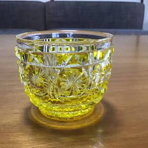 (美品)薩摩切子 薩摩ガラス工芸作 猪口(大) 八角龍目に十六菊紋 刻印有り 黄