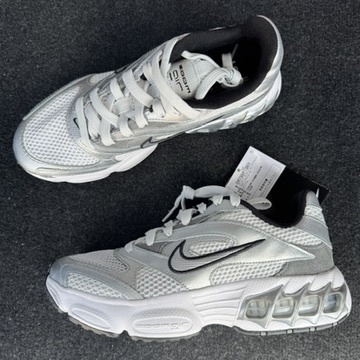24.0cm 新品未使用 NIKE AIR ZOOM FIRE ナイキ エア ズーム ファイヤー スニーカー シューズ ホワイト 白 グレー 人気 定番 箱無し 正規品